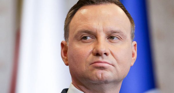 Президент Польши отклонил звонок госсекретаря США