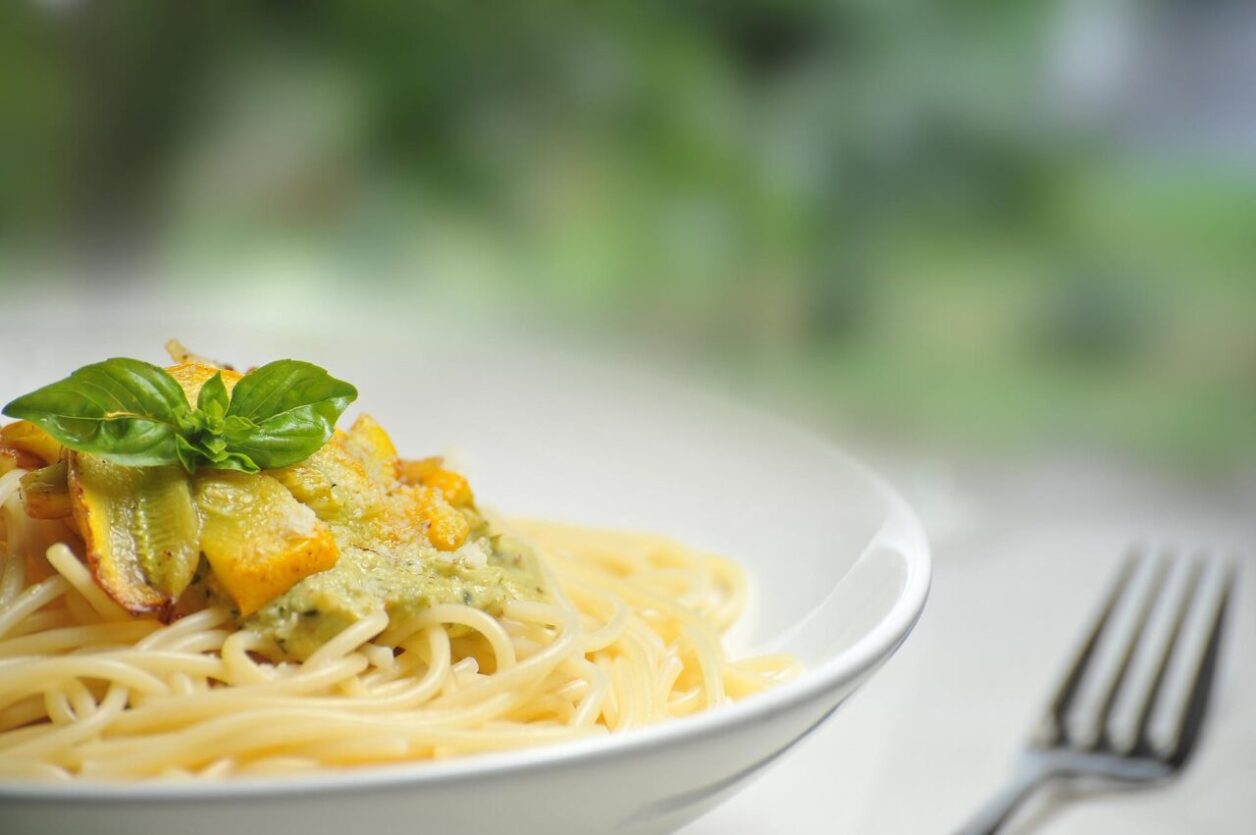 Почему Всевышний сделал так, что мы нуждаемся в пище?
